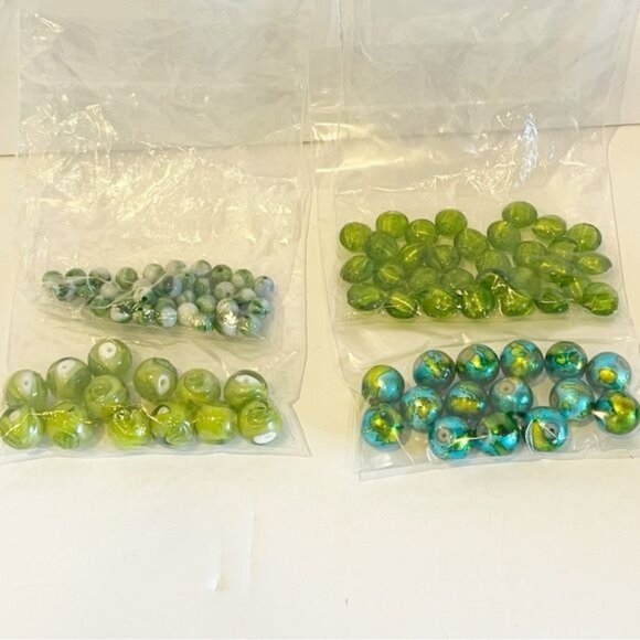 Lot Of 114 Assorted Green Hued Glass Beads For Jewelry Making Summer Crafting - Picture 1 of 5